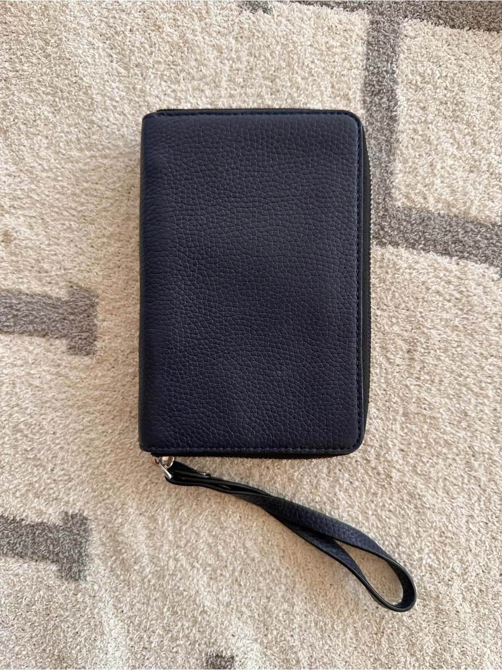 Marc Jacobs compact wristlet